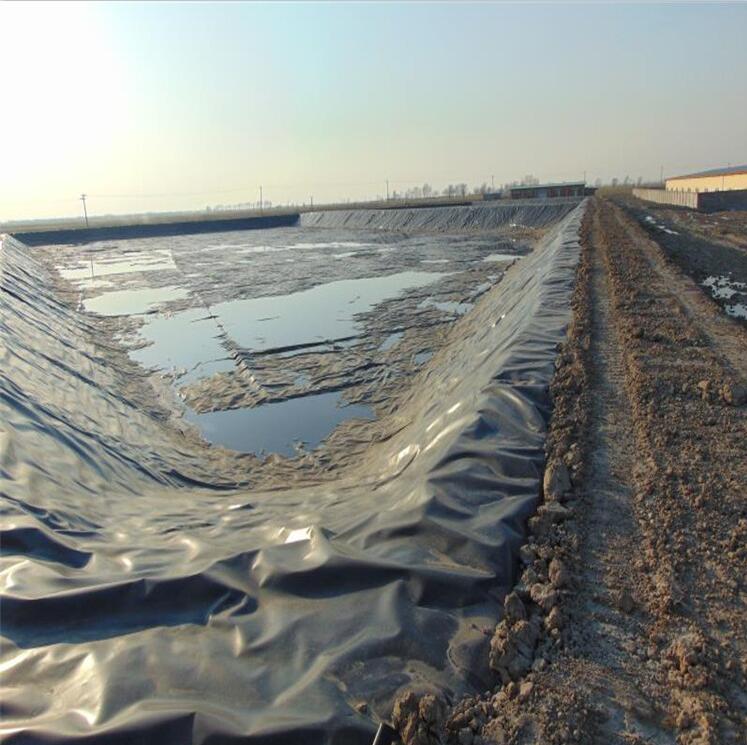 养殖防渗膜在寒冷天气施工时的注意事项