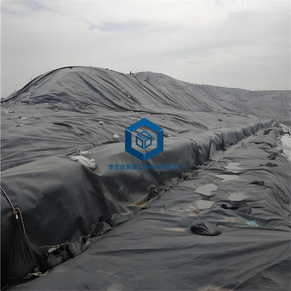 1.5mm土工膜在堆浸场中的施工及作用